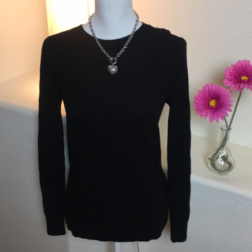 Banana Republic Italian thread cable sweater